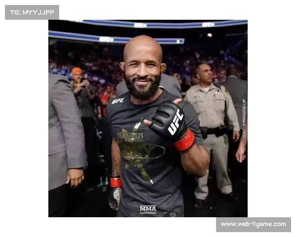 鲍比·格林手臂三角锁降服夜魔，获UFC生涯首个降服胜利